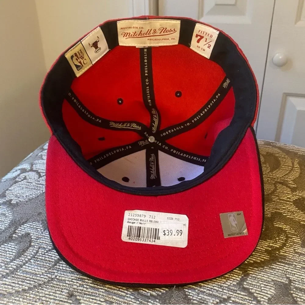 NBA Chicago Bulls Reloaded Mitchell & Ness Dynasty Red Black Cap Hat 7 1/2